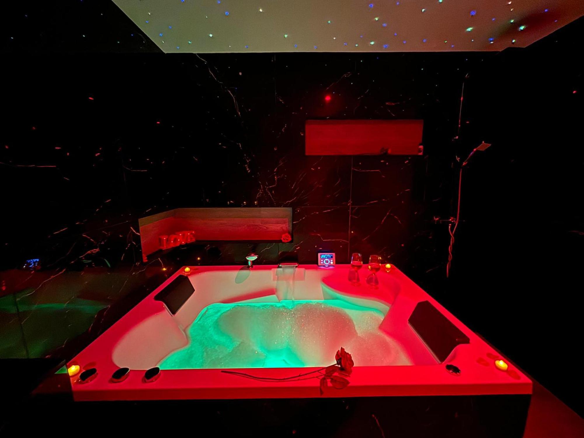 Loveroom - Spicy Love - Situee Entre Nice Et Cannes, Alpes Maritimes Villeneuve-Loubet Extérieur photo